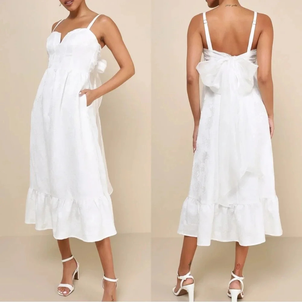 Elegant White Sleeveless Dress